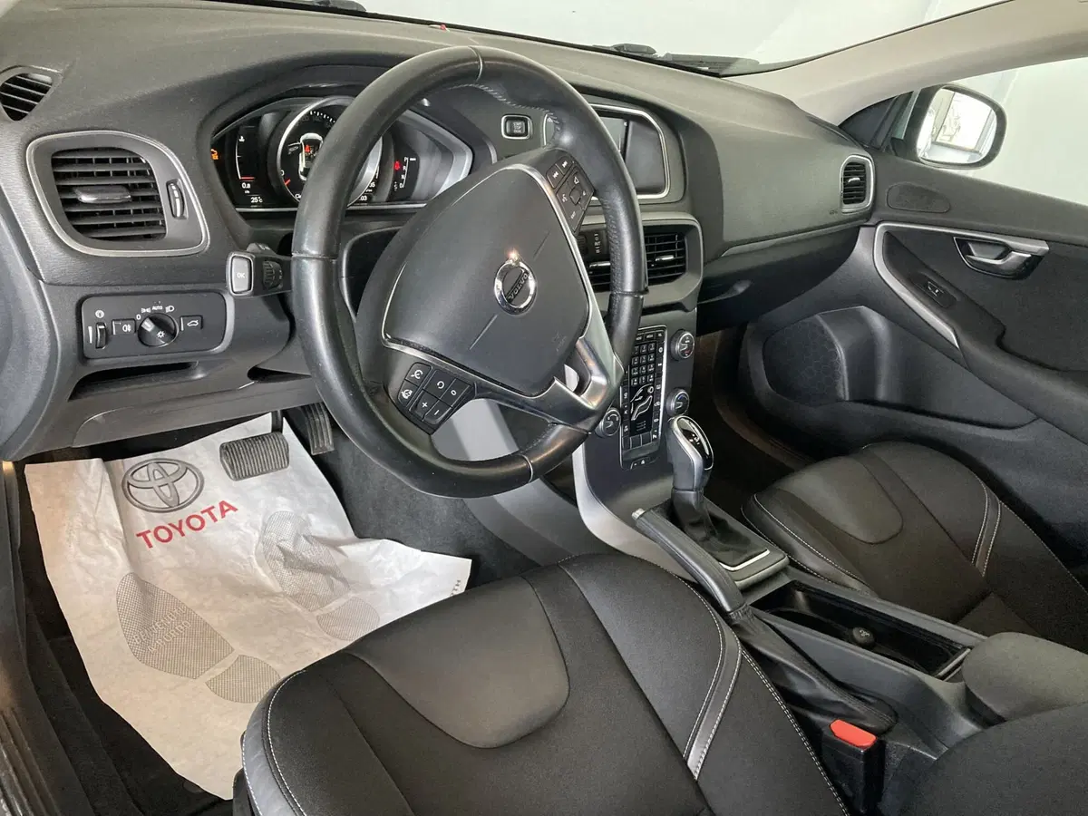 Volvo V40 usata a Foggia (7)
