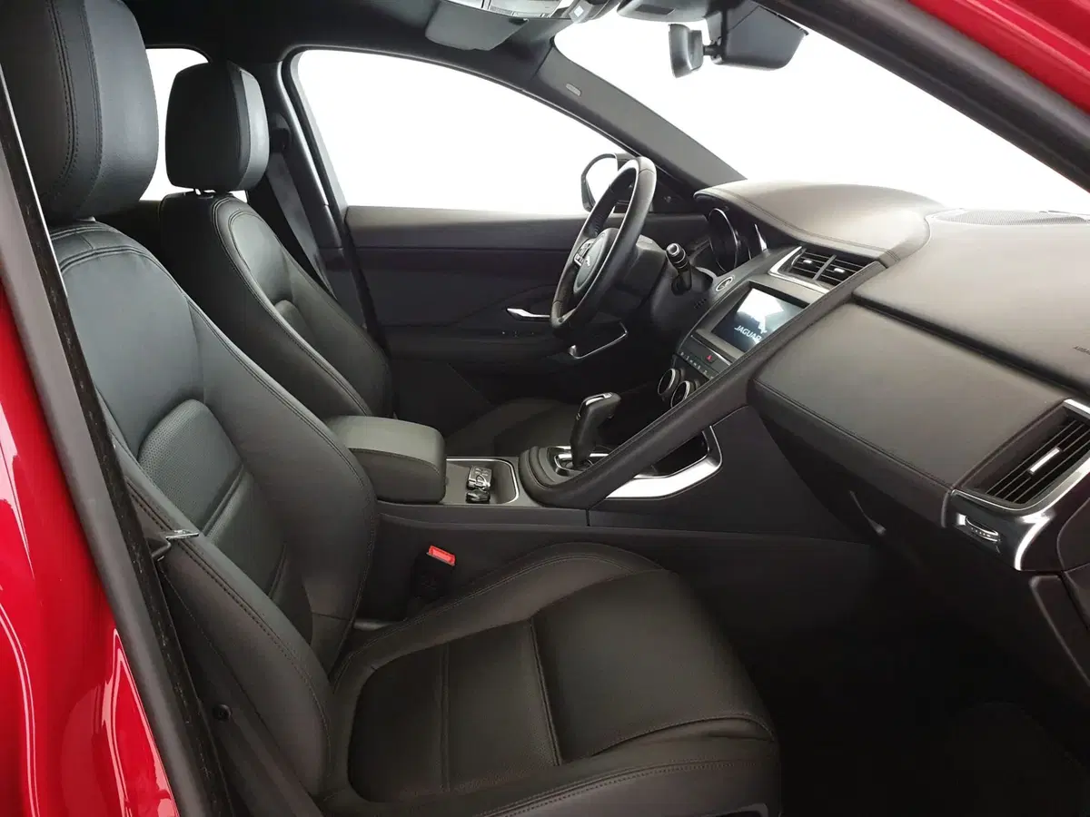 Jaguar E-Pace usata a Monza e Brianza (3)