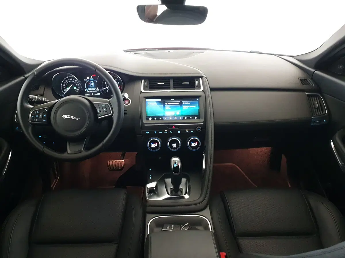 Jaguar E-Pace usata a Monza e Brianza (4)