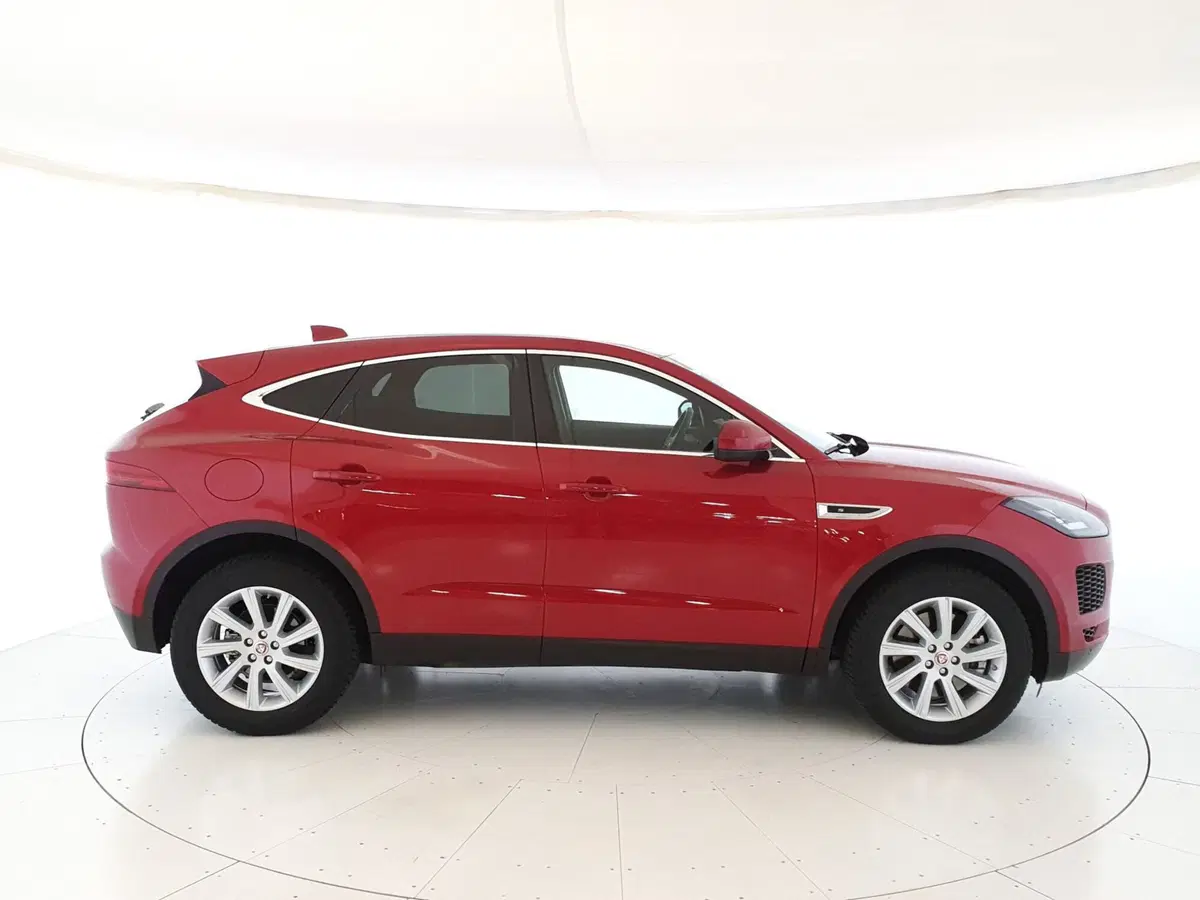 Jaguar E-Pace usata a Monza e Brianza (6)