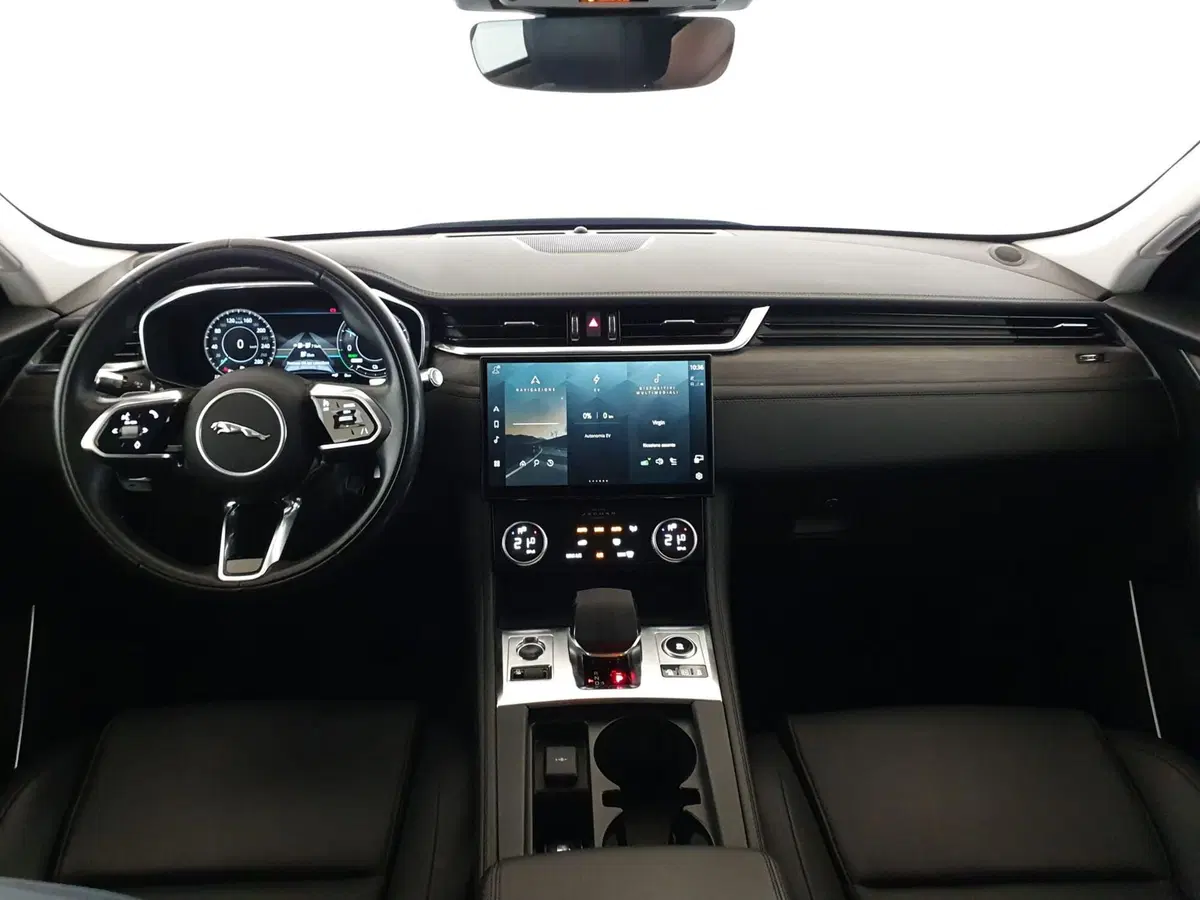 Jaguar F-Pace usata a Monza e Brianza (4)