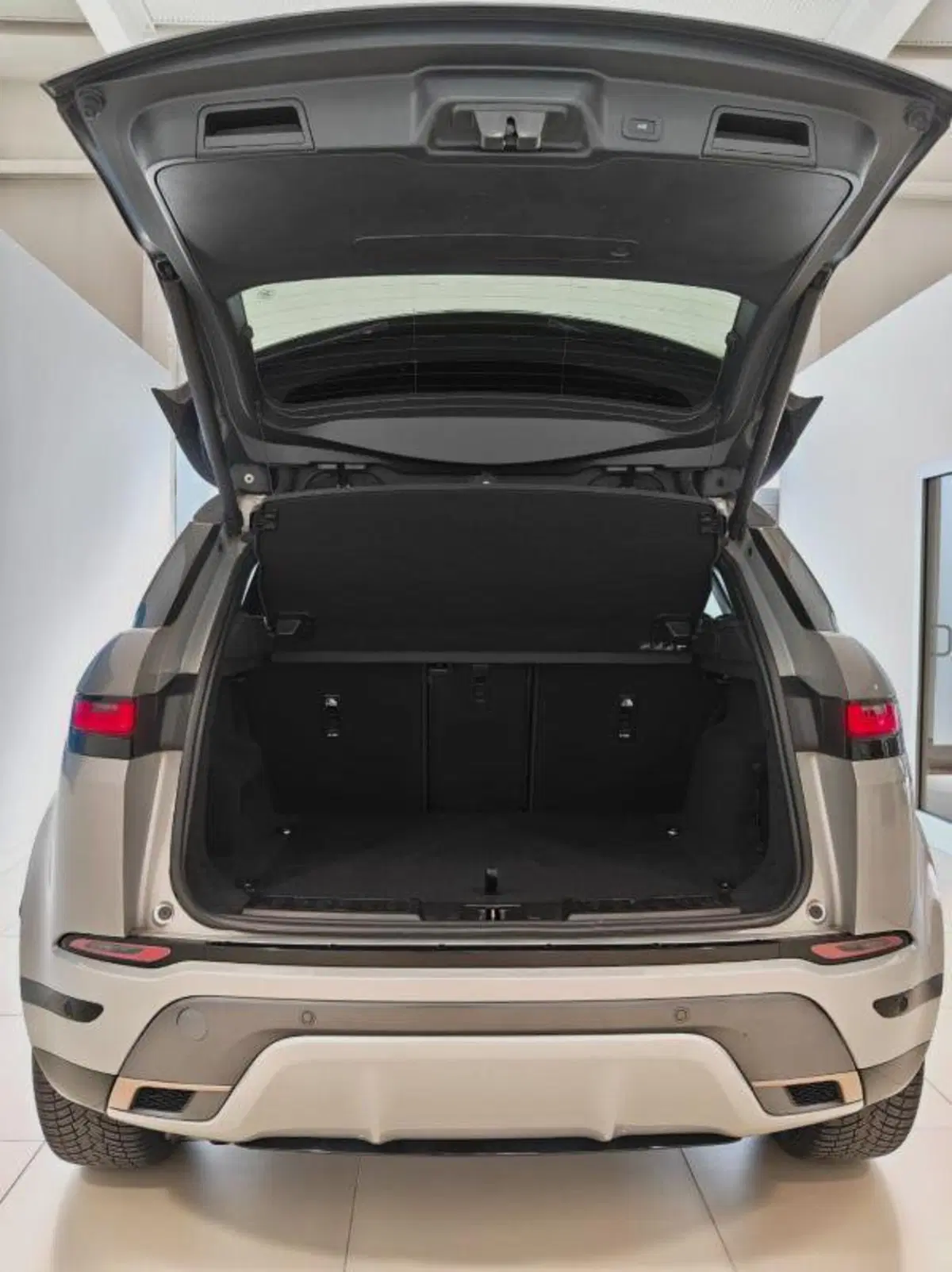 Land Rover Range Rover Evoque usata a Venezia (12)