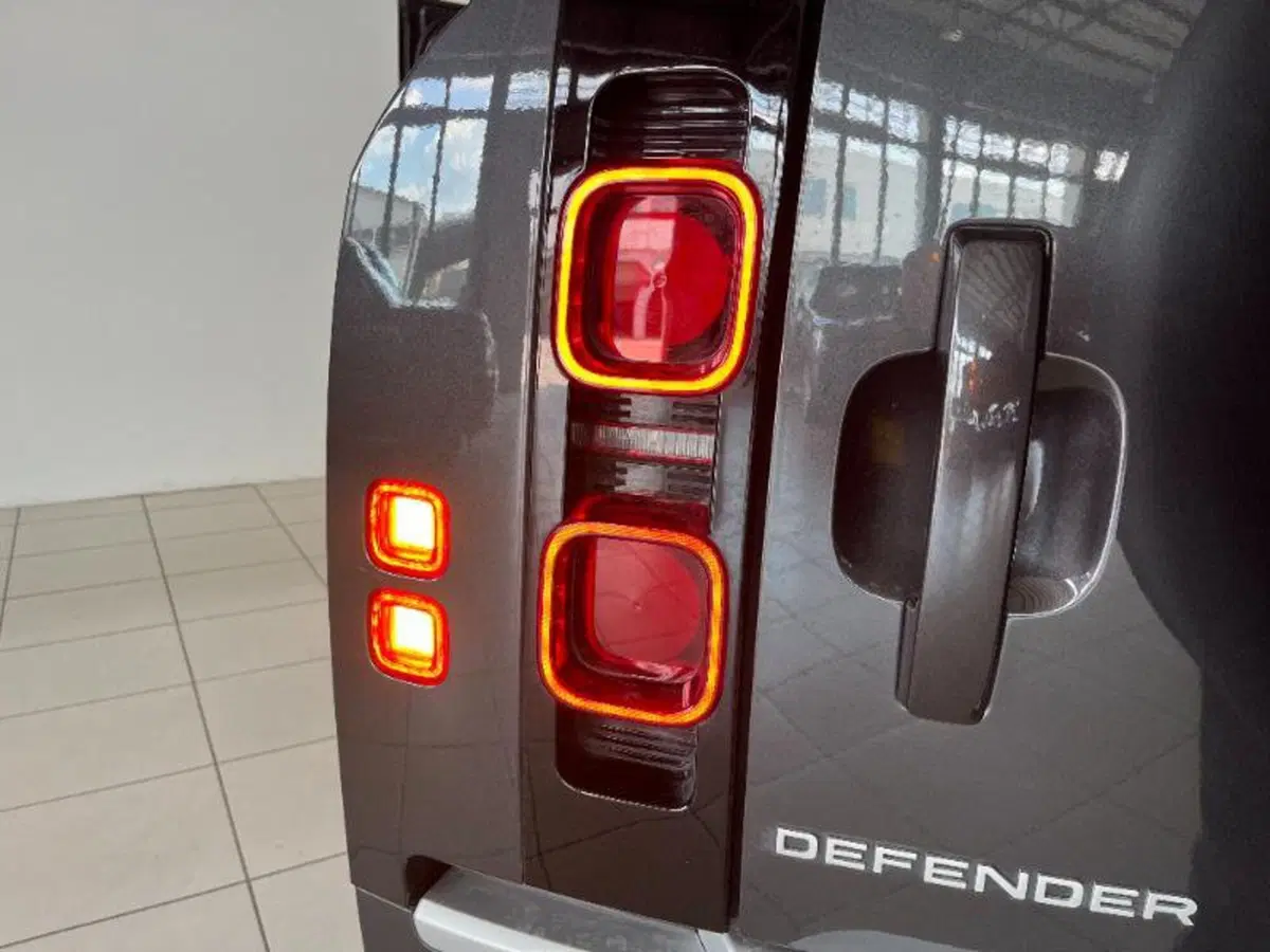Land Rover Defender usata a Venezia (10)