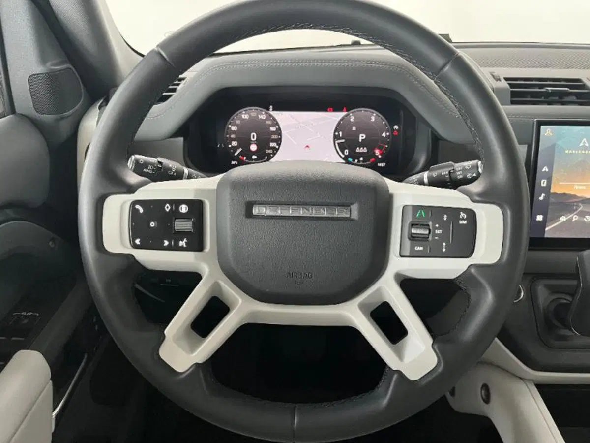 Land Rover Defender usata a Venezia (17)