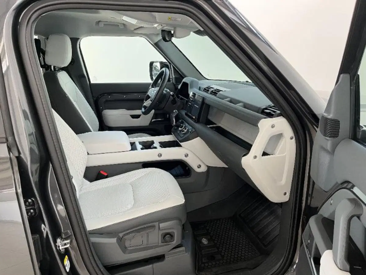 Land Rover Defender usata a Venezia (19)