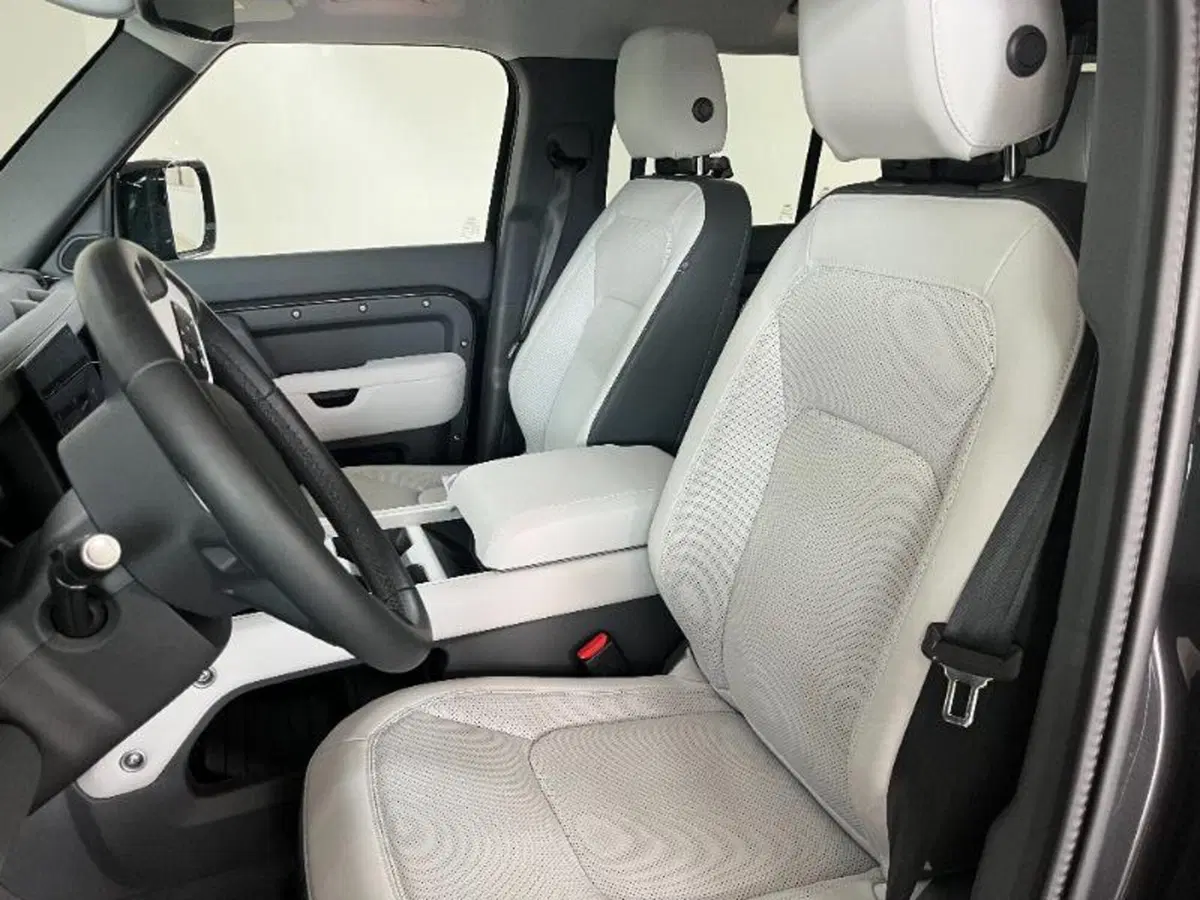 Land Rover Defender usata a Venezia (5)