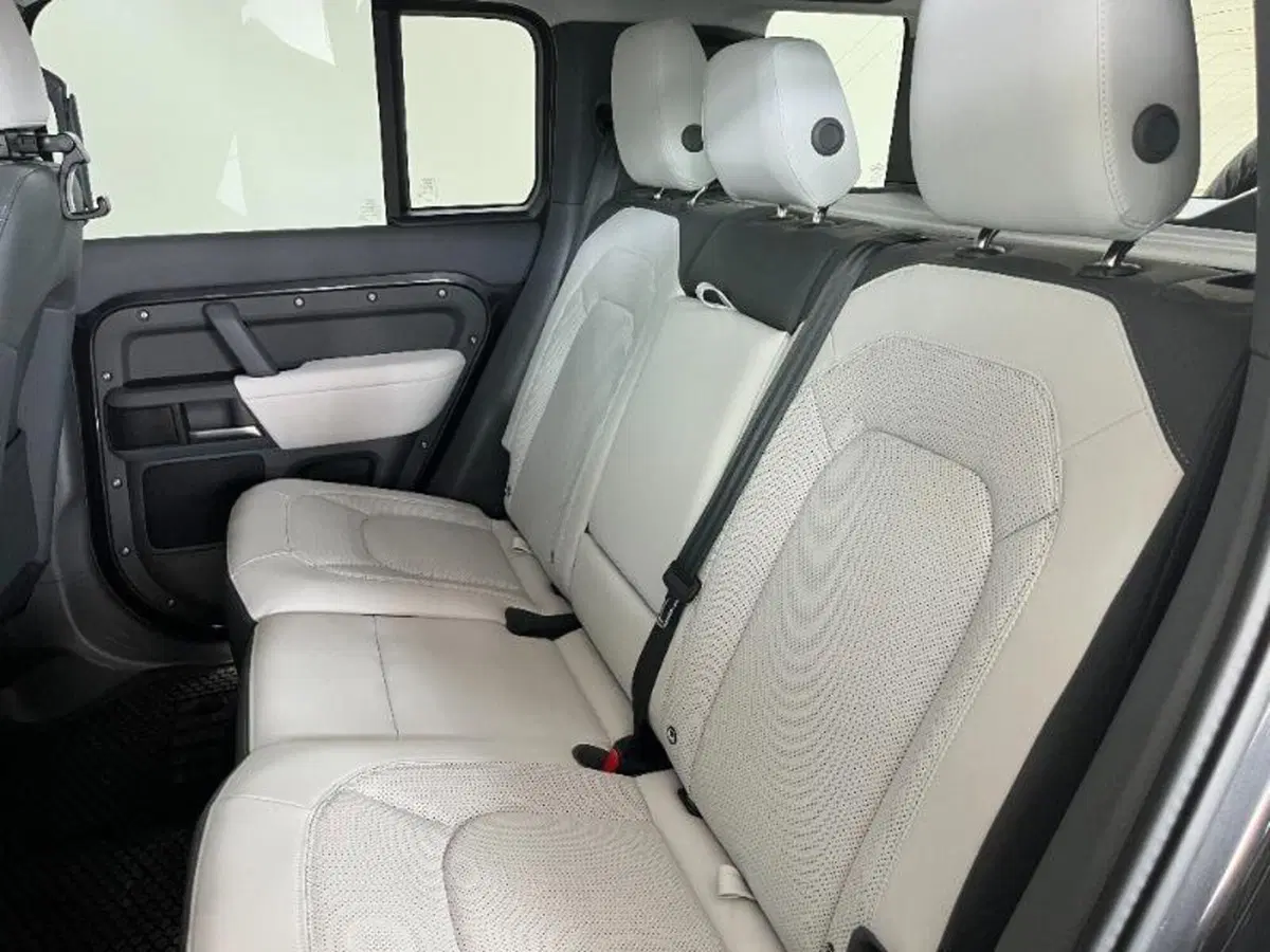 Land Rover Defender usata a Venezia (6)