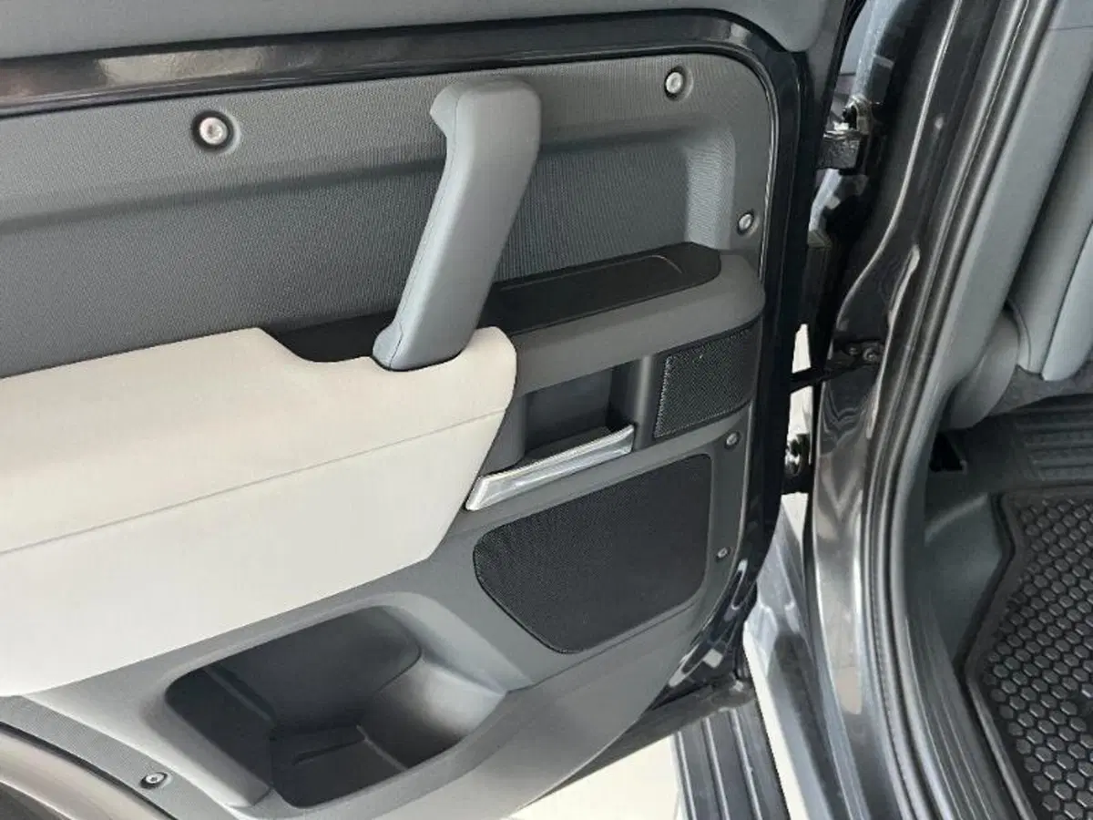 Land Rover Defender usata a Venezia (8)
