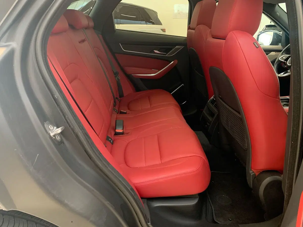 Jaguar F-Pace usata a Modena (11)