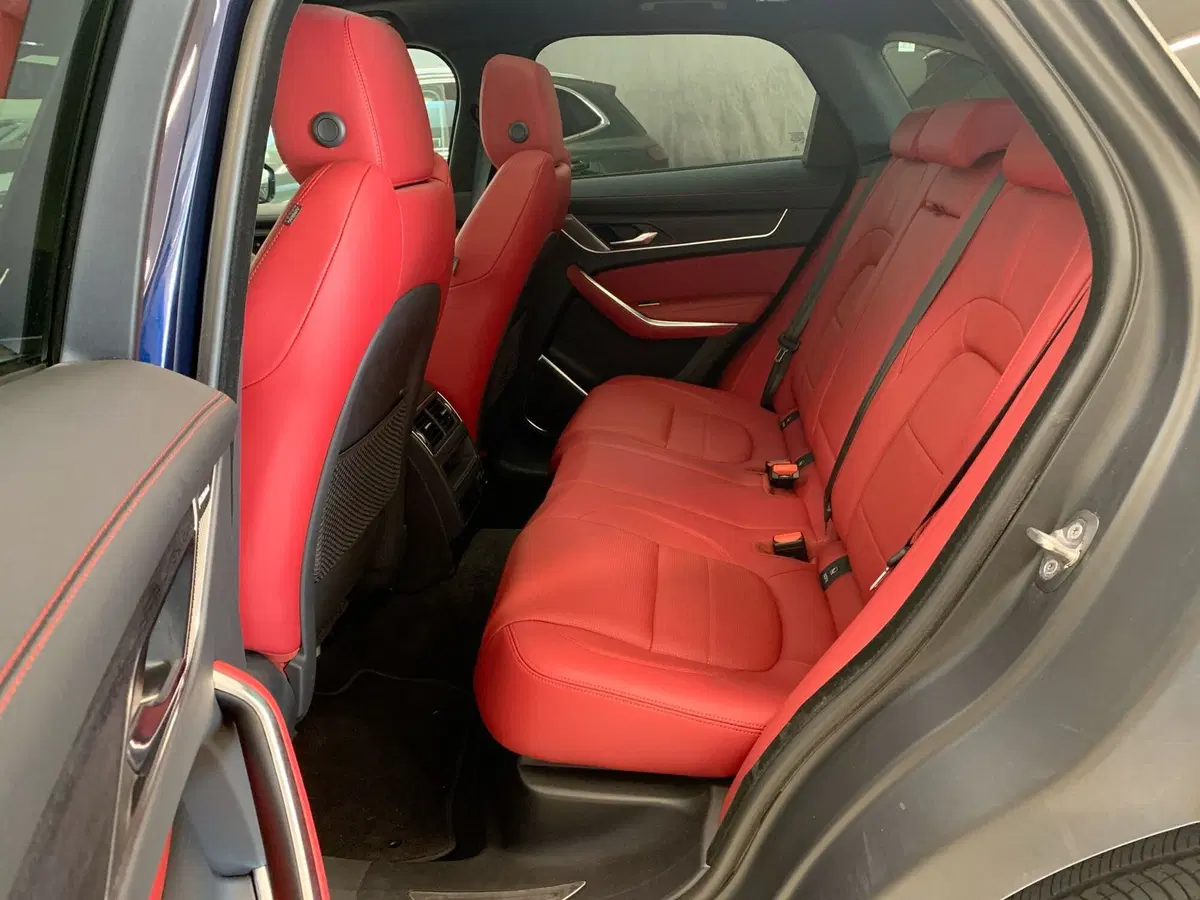 Jaguar F-Pace usata a Modena (13)