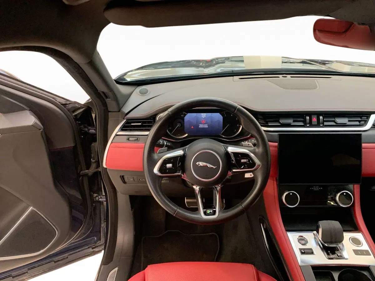 Jaguar F-Pace usata a Modena (15)