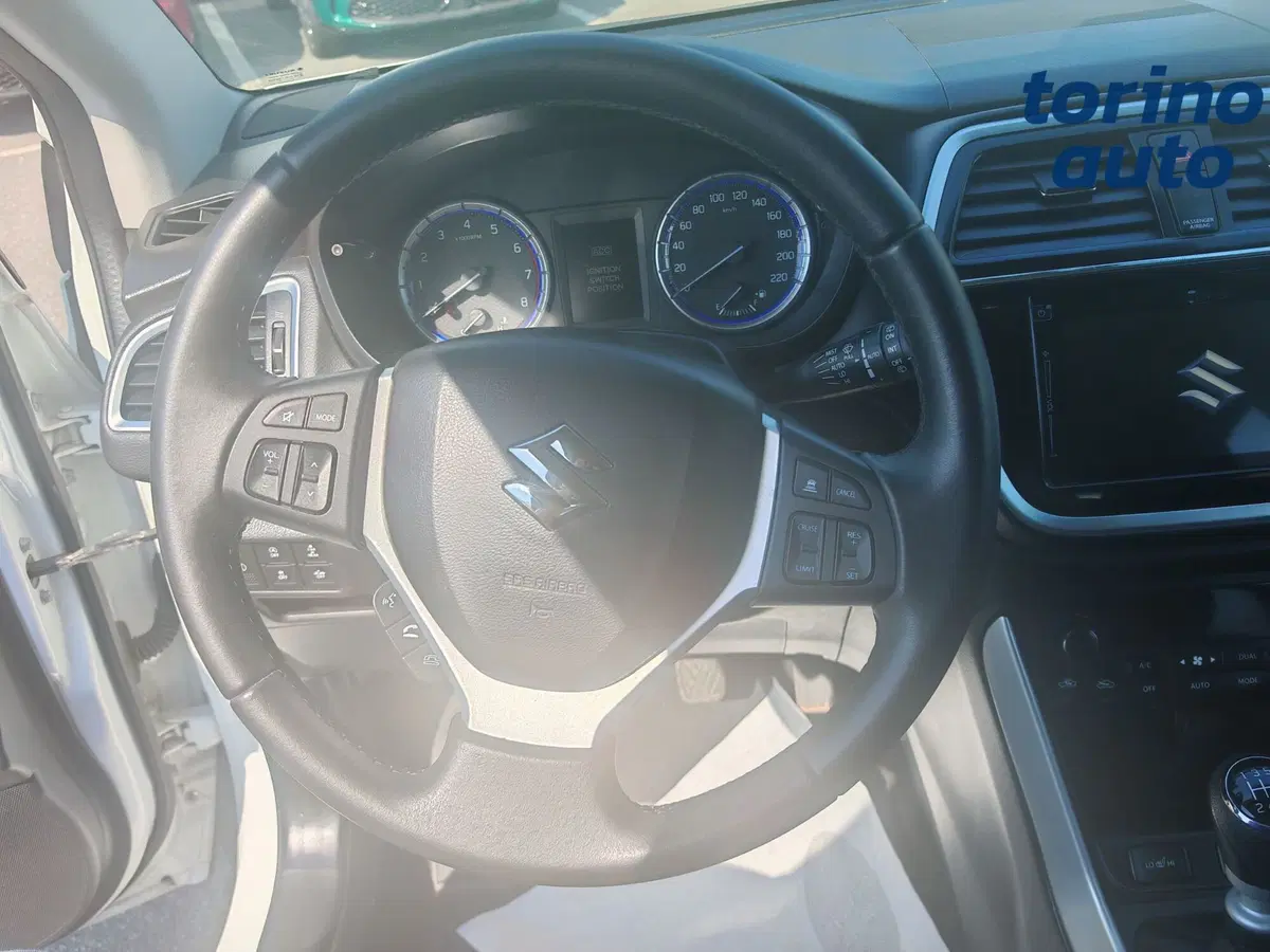Suzuki S-Cross usata a Torino (9)