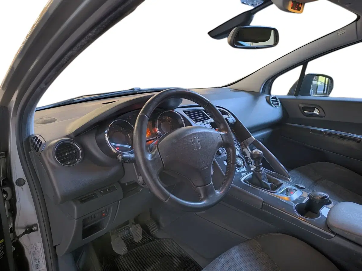 Peugeot 3008 usata a Udine (10)