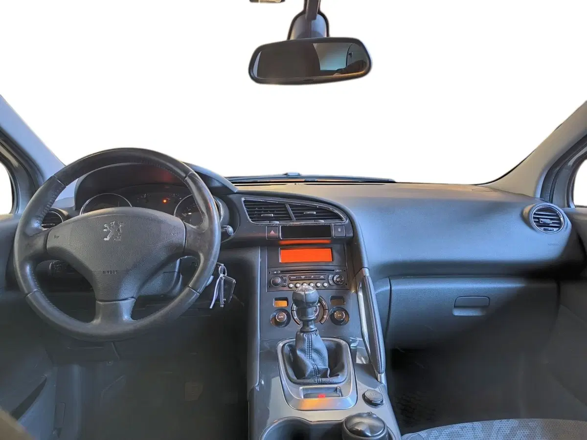 Peugeot 3008 usata a Udine (11)
