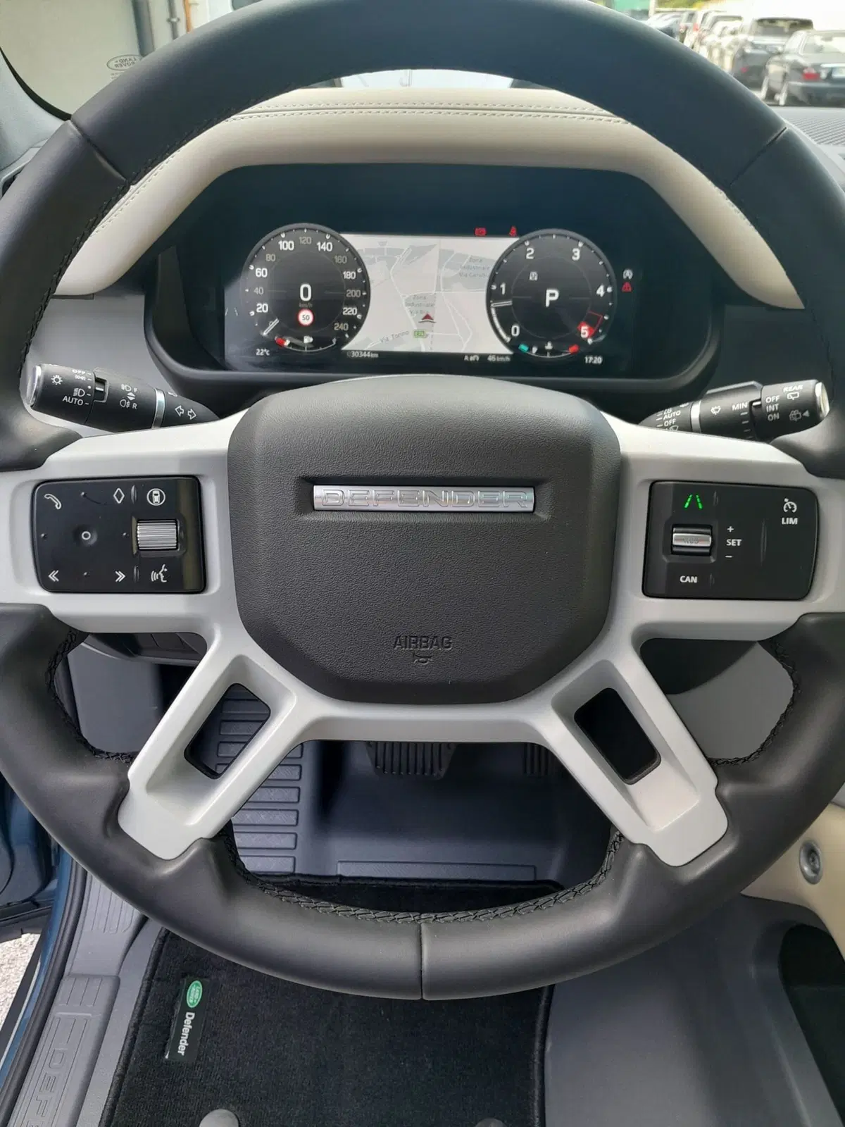 Land Rover Defender usata a Cuneo (11)
