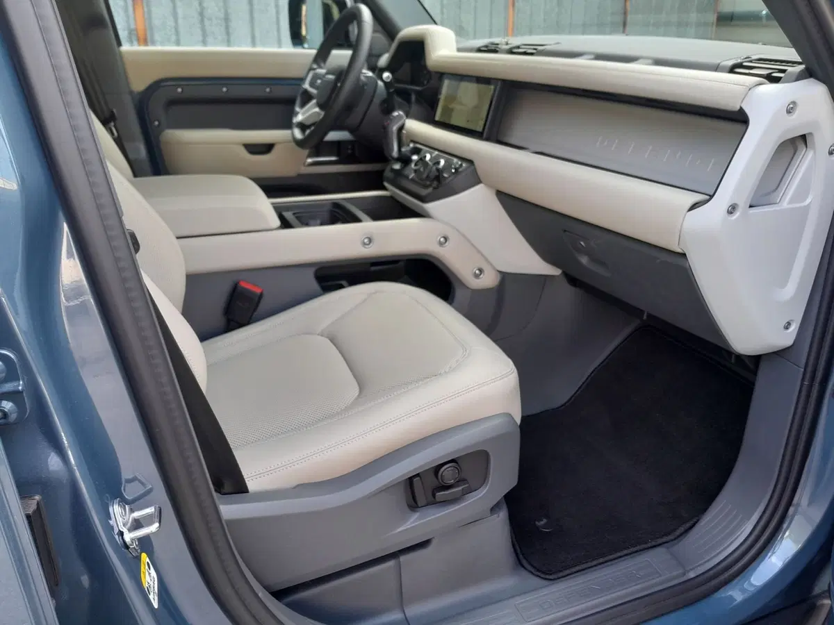 Land Rover Defender usata a Cuneo (17)