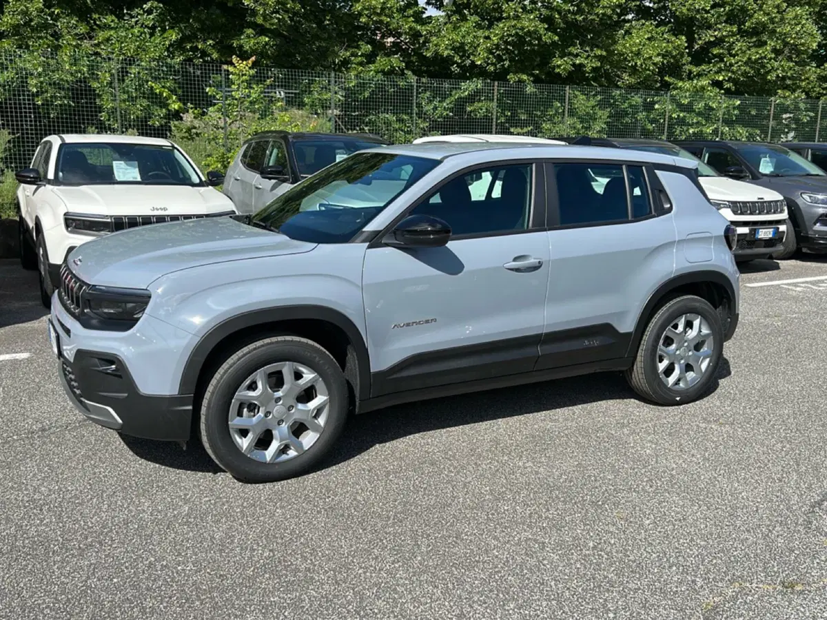 Jeep Avenger nuova a Roma (7)
