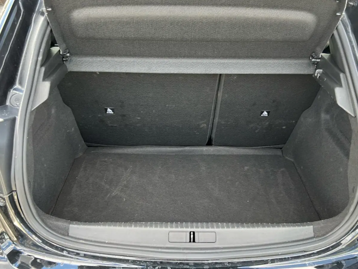 Peugeot 208 usata a Latina (11)