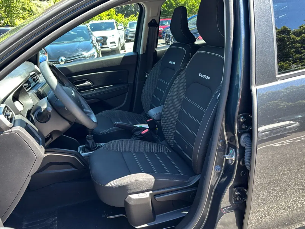 Dacia Duster usata a Latina (14)