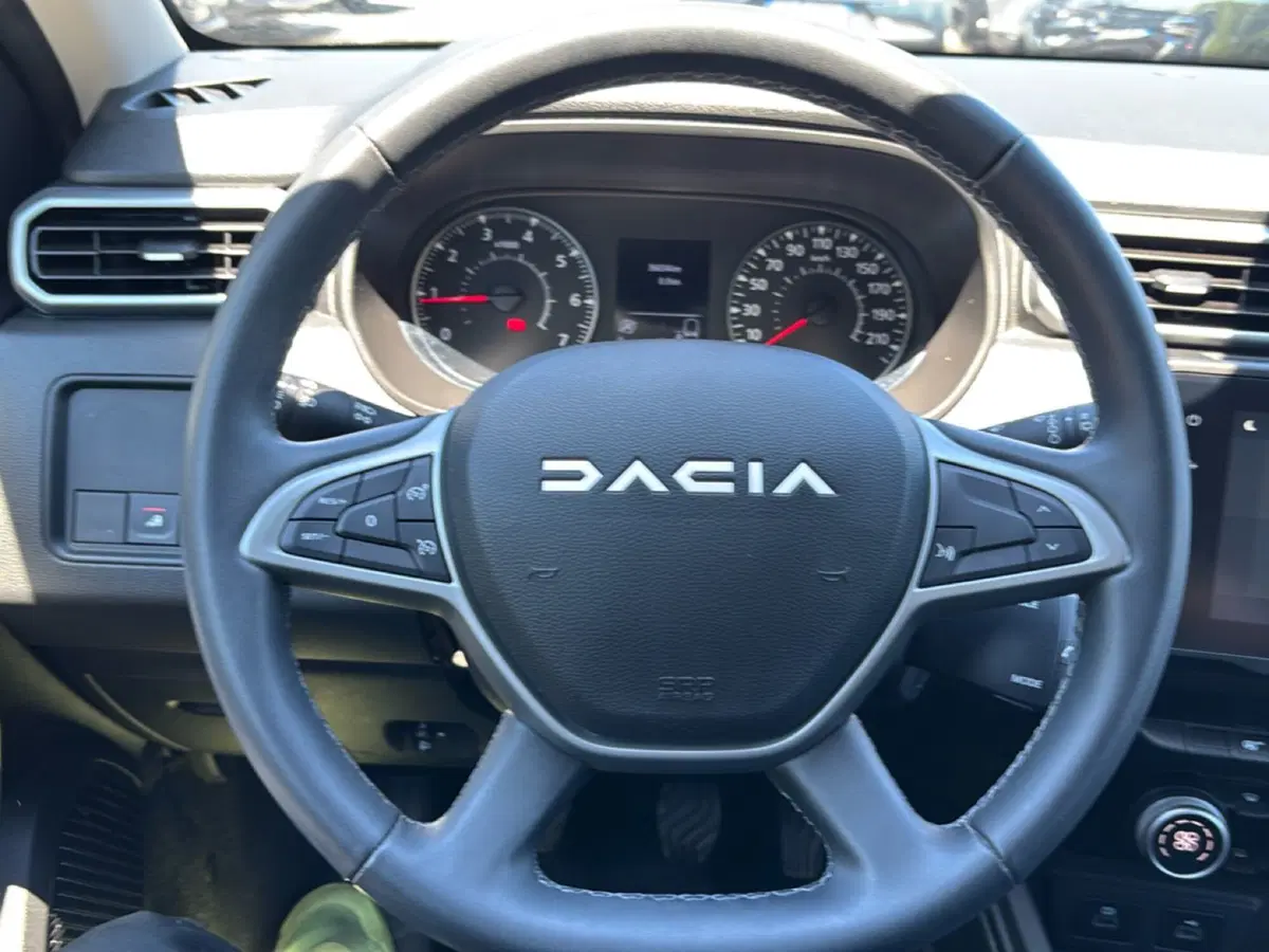 Dacia Duster usata a Latina (17)