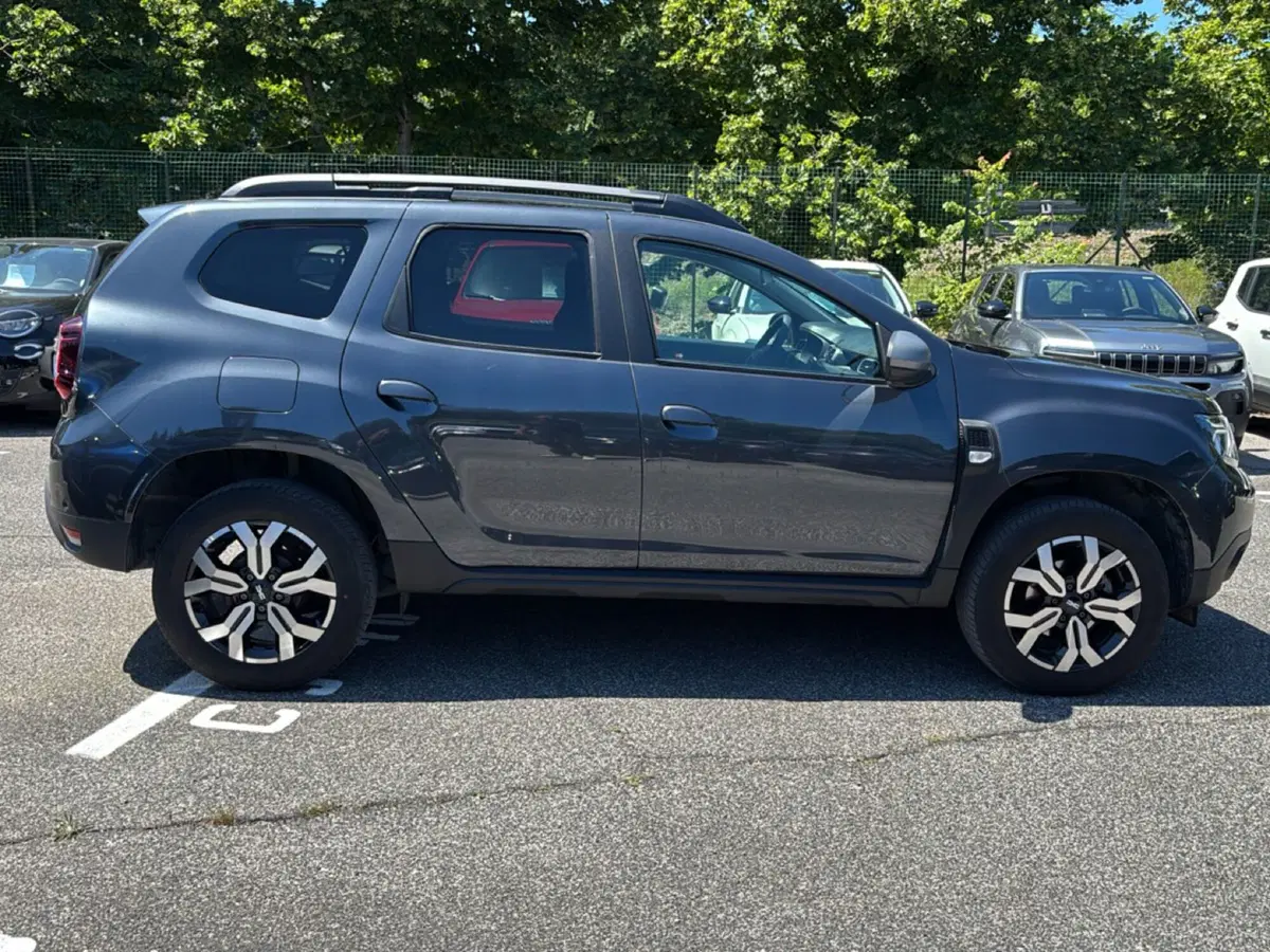 Dacia Duster usata a Latina (8)