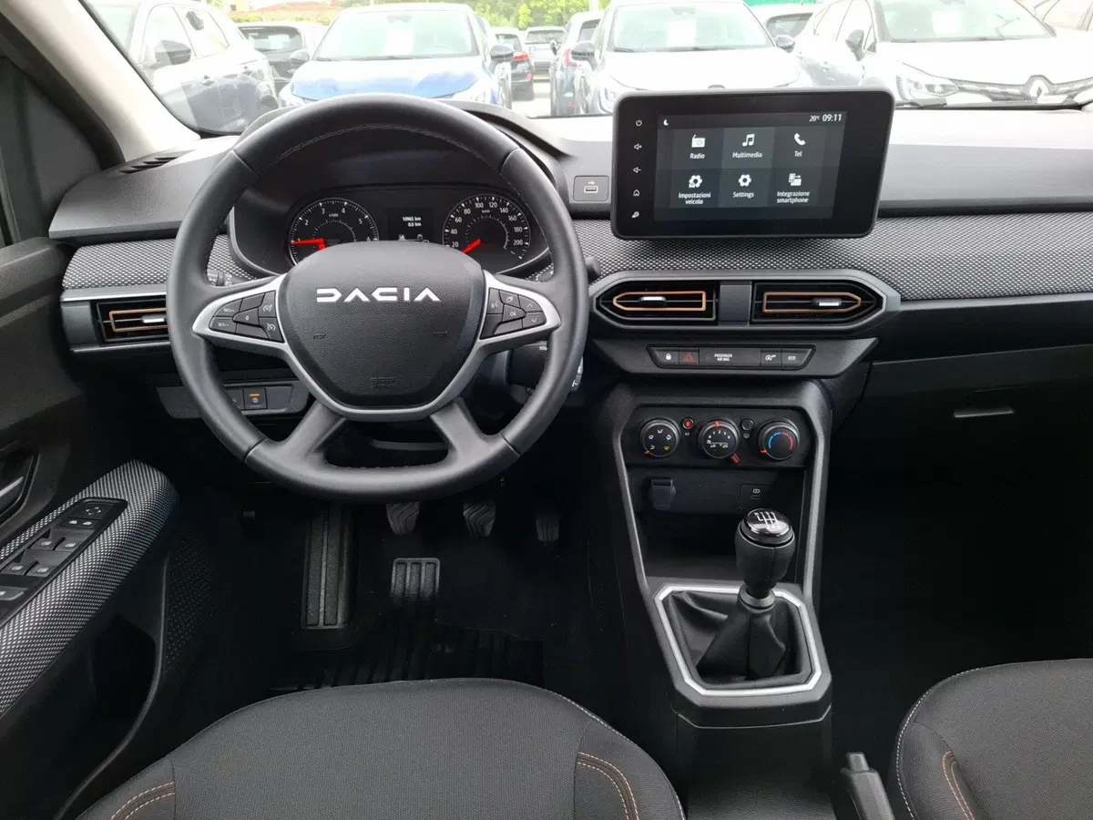 Dacia Sandero usata a Roma (12)