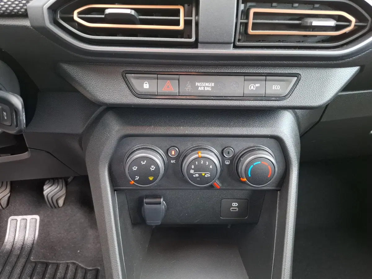 Dacia Sandero usata a Roma (16)