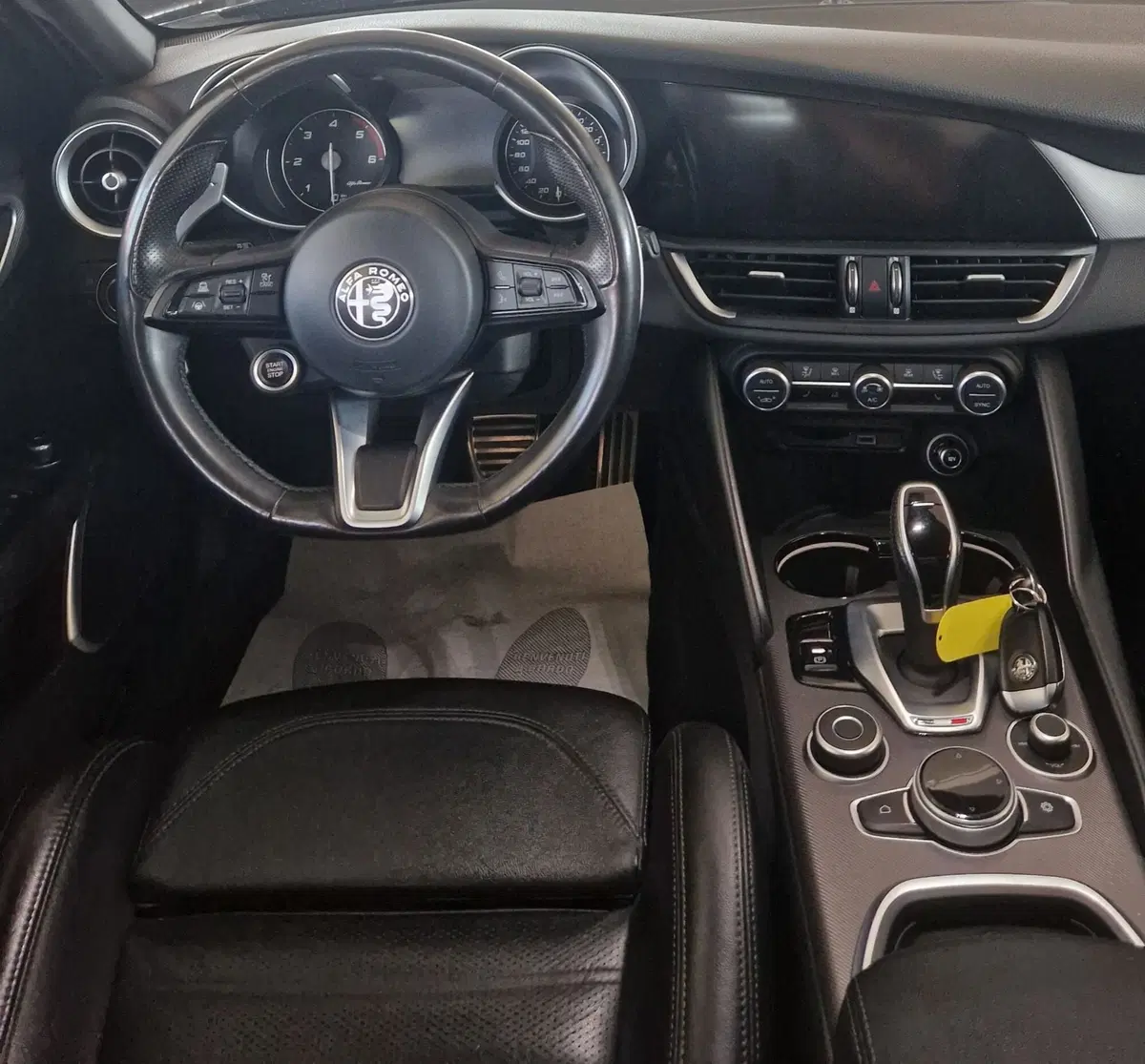 Alfa Romeo Giulia usata a Terni (11)