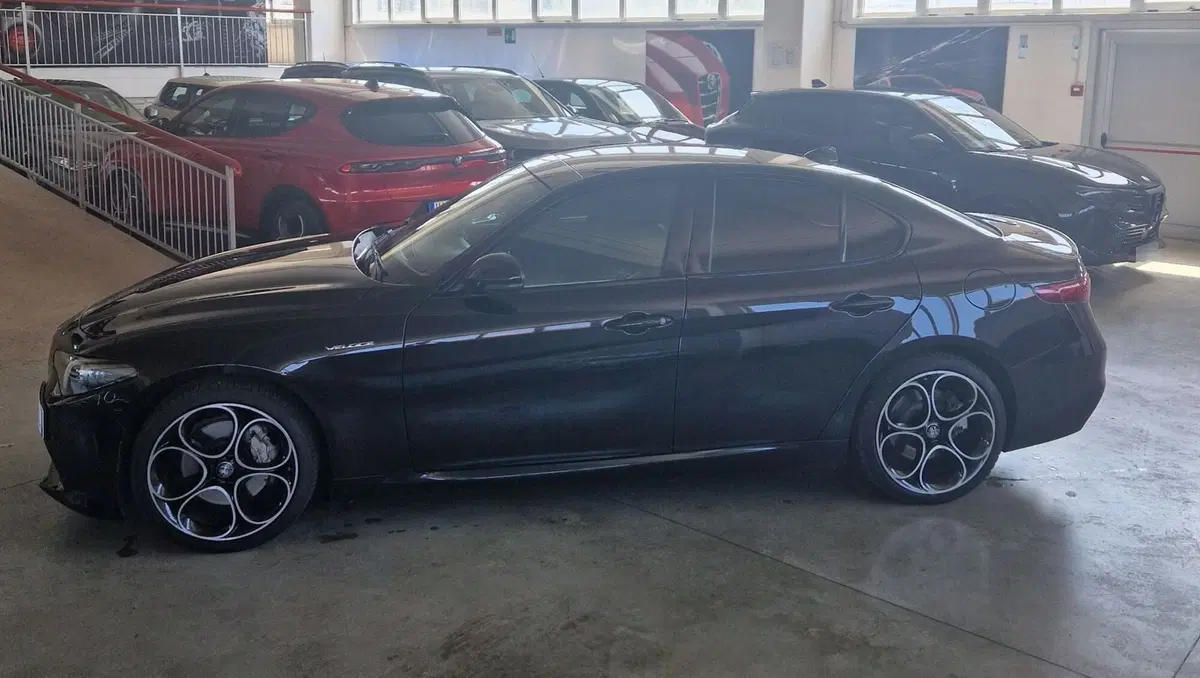 Alfa Romeo Giulia usata a Terni (3)