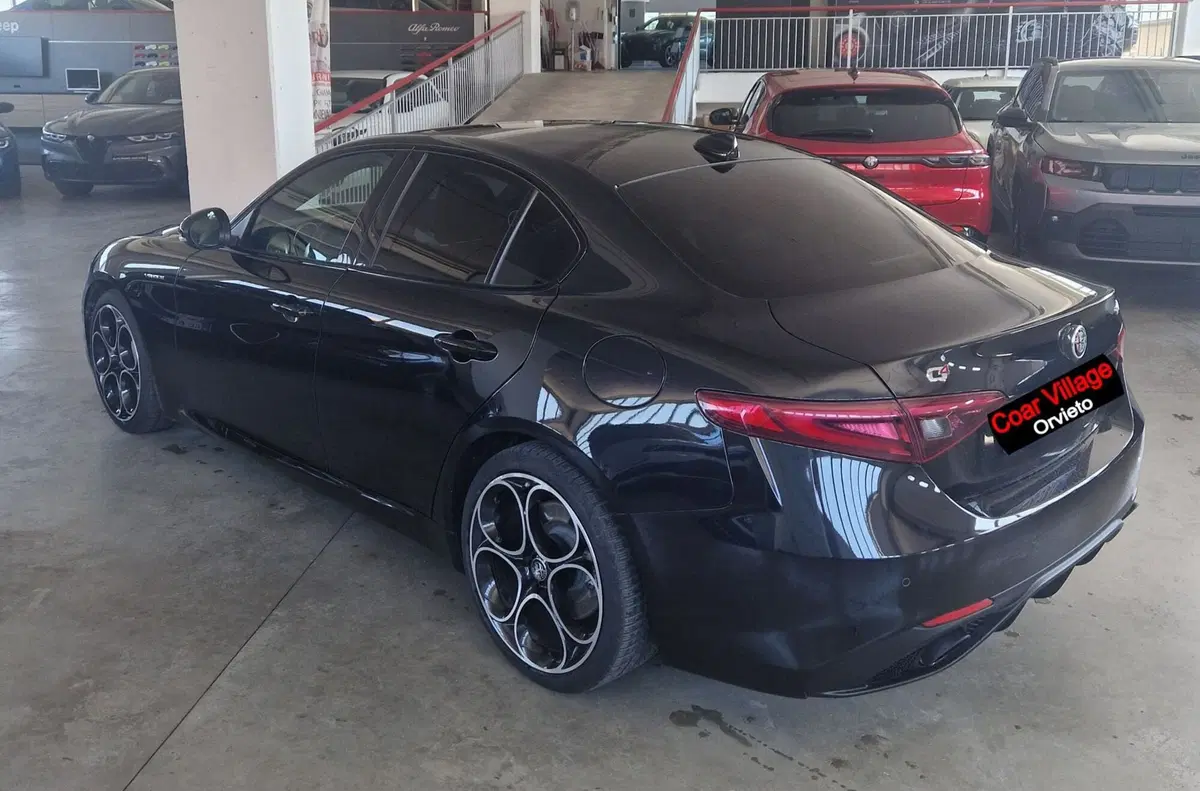 Alfa Romeo Giulia usata a Terni (4)