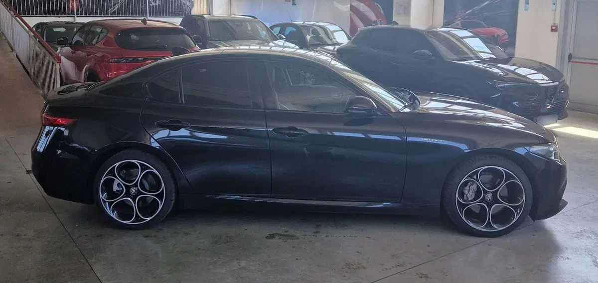 Alfa Romeo Giulia usata a Terni (6)