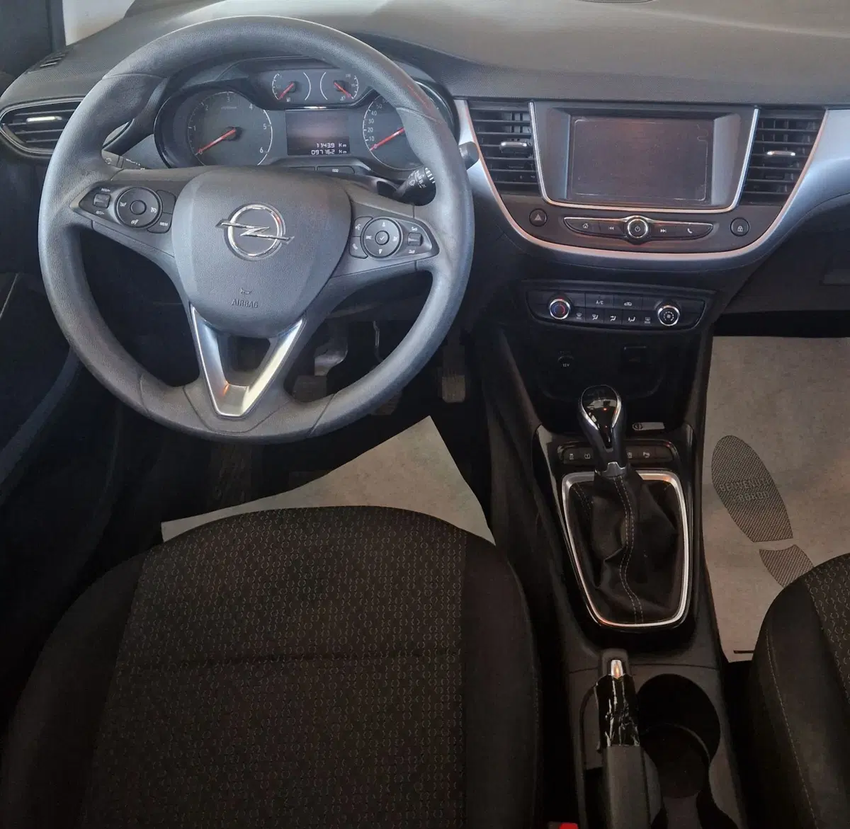 Opel Crossland X usata a Terni (11)
