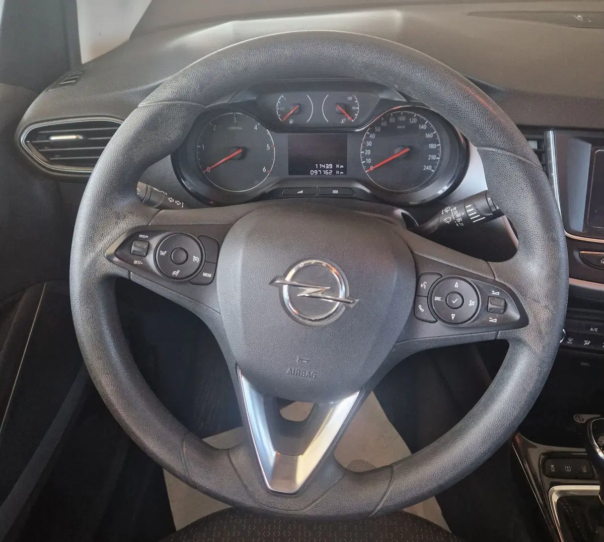 Opel Crossland X usata a Terni (12)