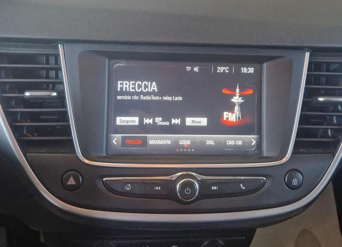 Opel Crossland X usata a Terni (13)