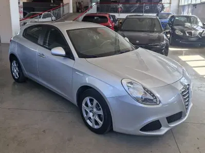 Alfa Romeo Giulietta 1.6 JTDm-2 Progression c/CL del 2012 usata a Orvieto