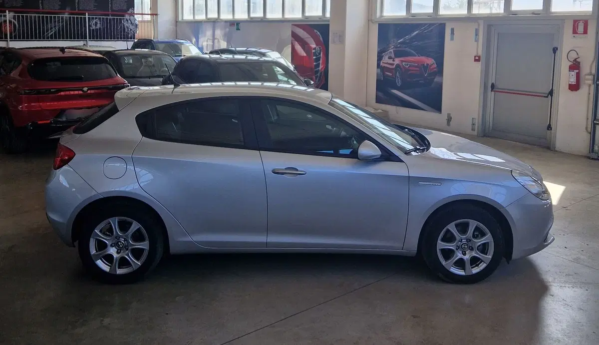 Alfa Romeo Giulietta usata a Terni (6)