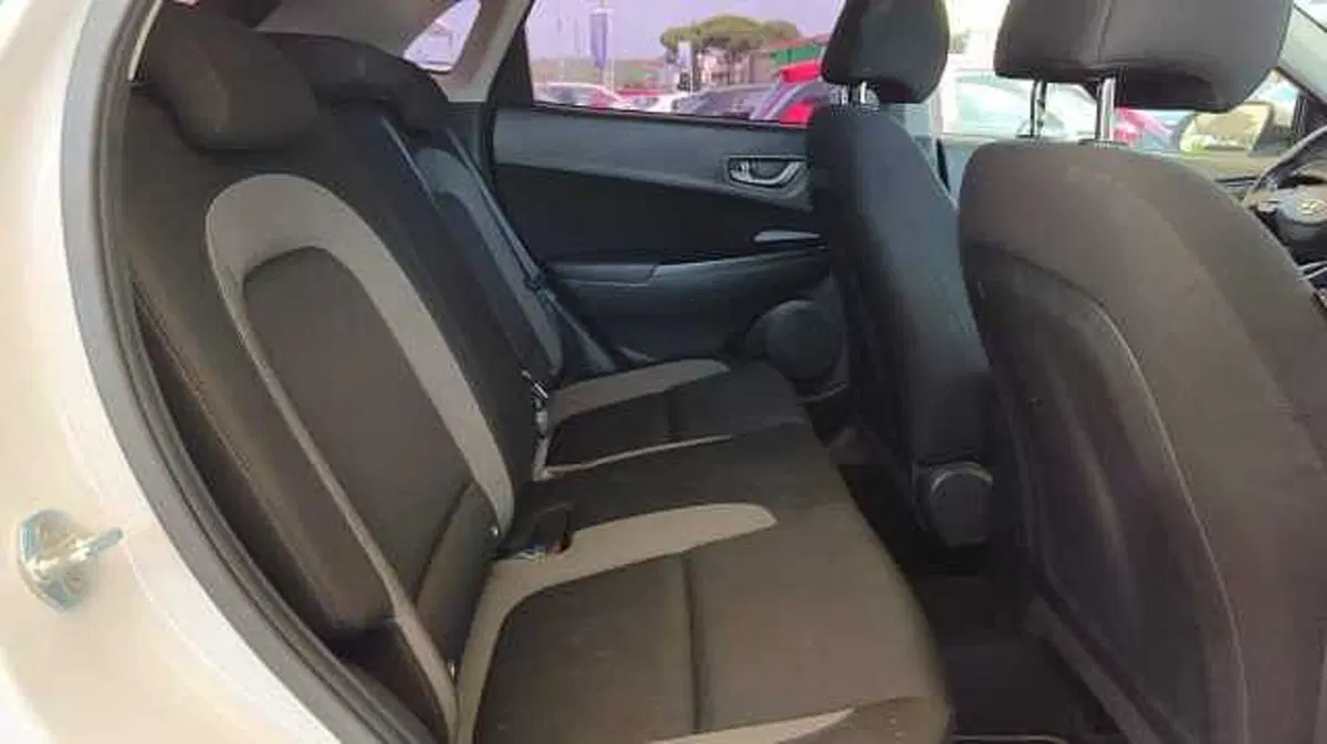Hyundai Kona usata a Firenze (12)