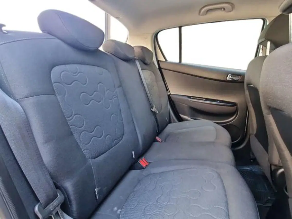 Hyundai i20 usata a Salerno (14)