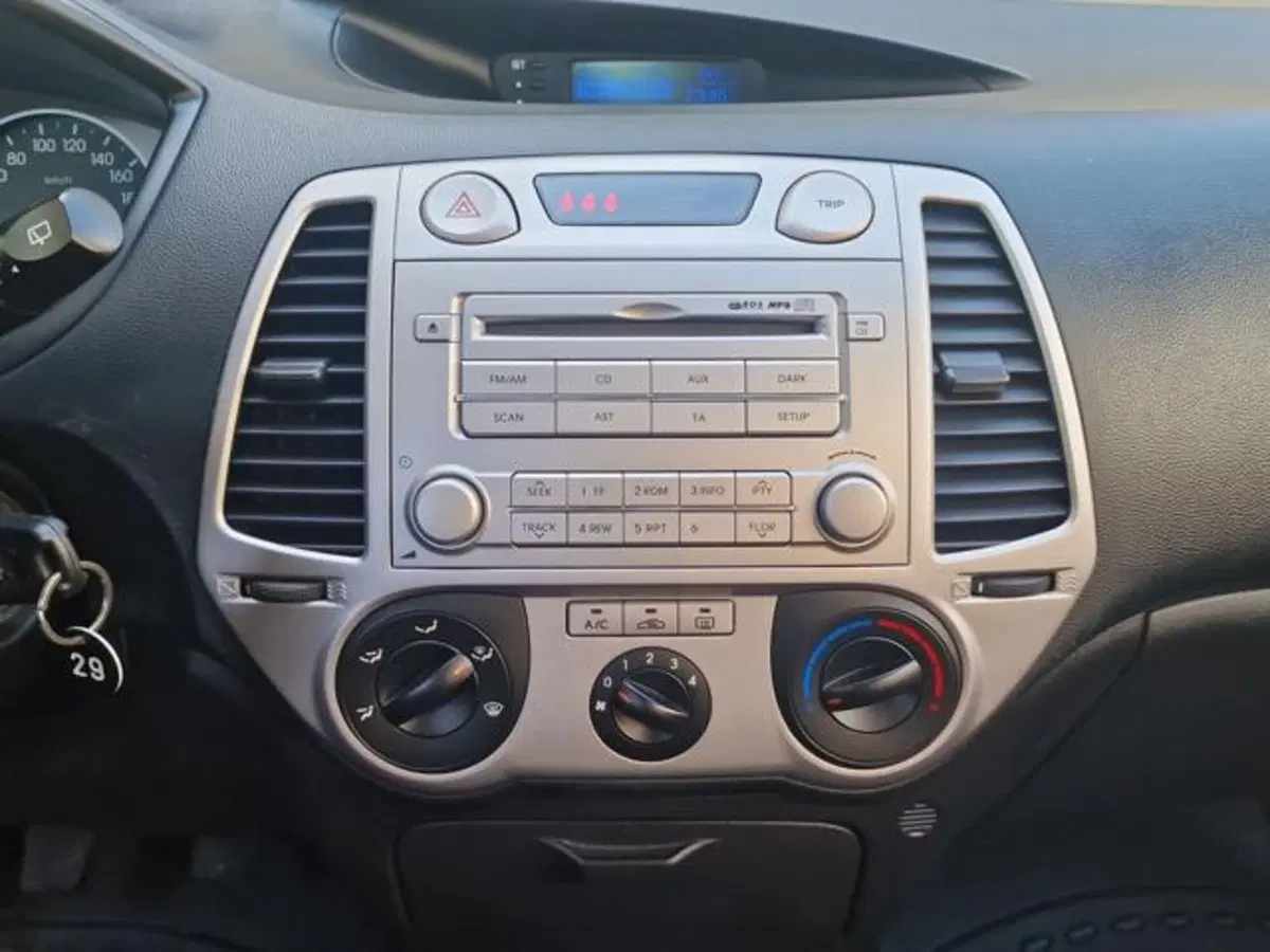Hyundai i20 usata a Salerno (18)