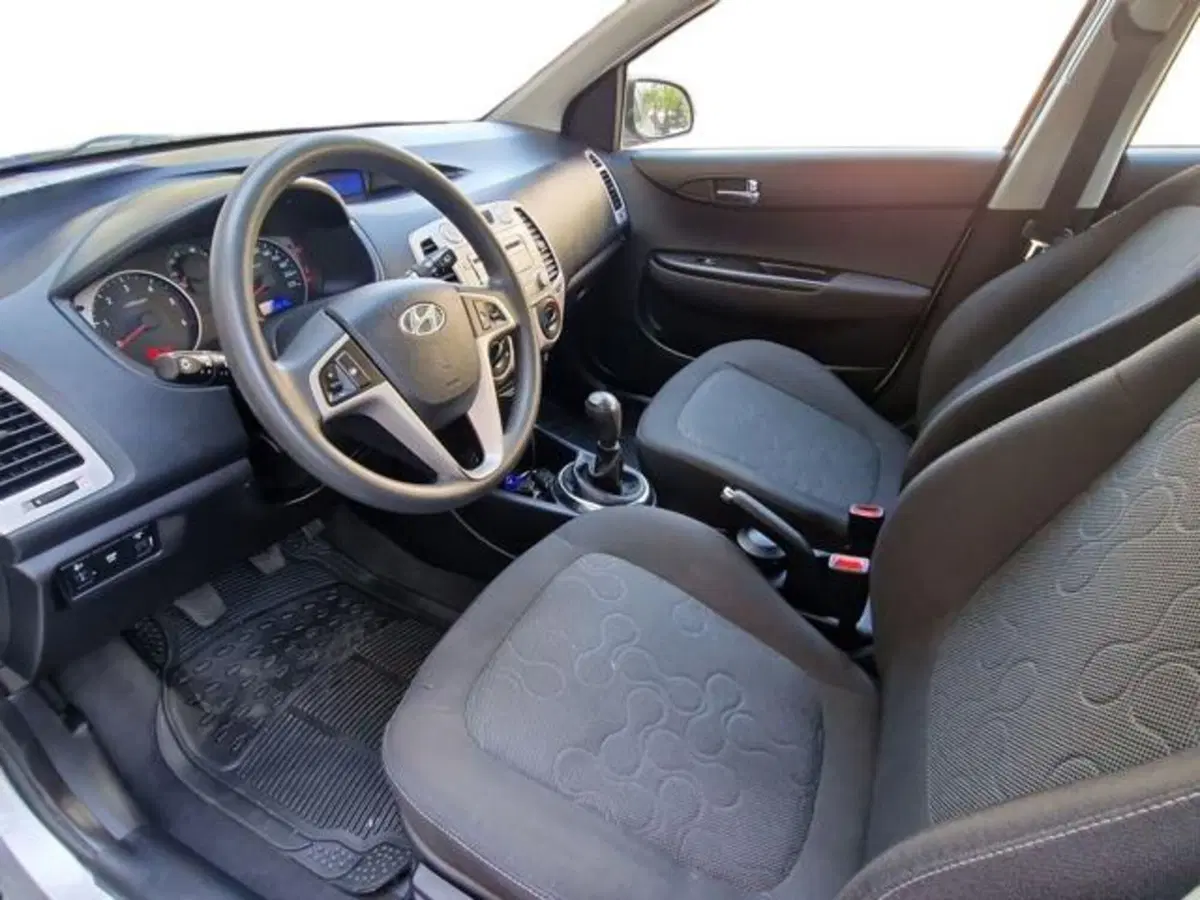 Hyundai i20 usata a Salerno (9)