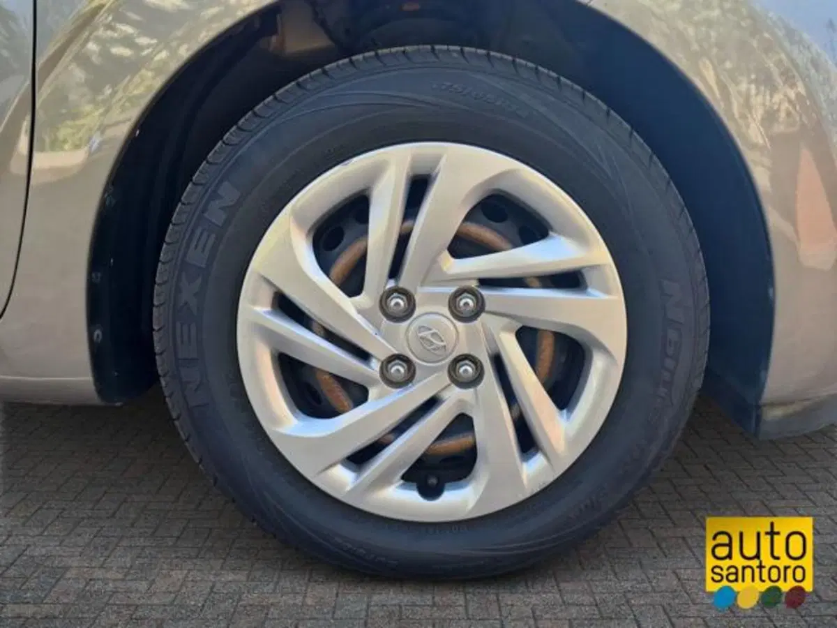 Hyundai i10 usata a Salerno (7)