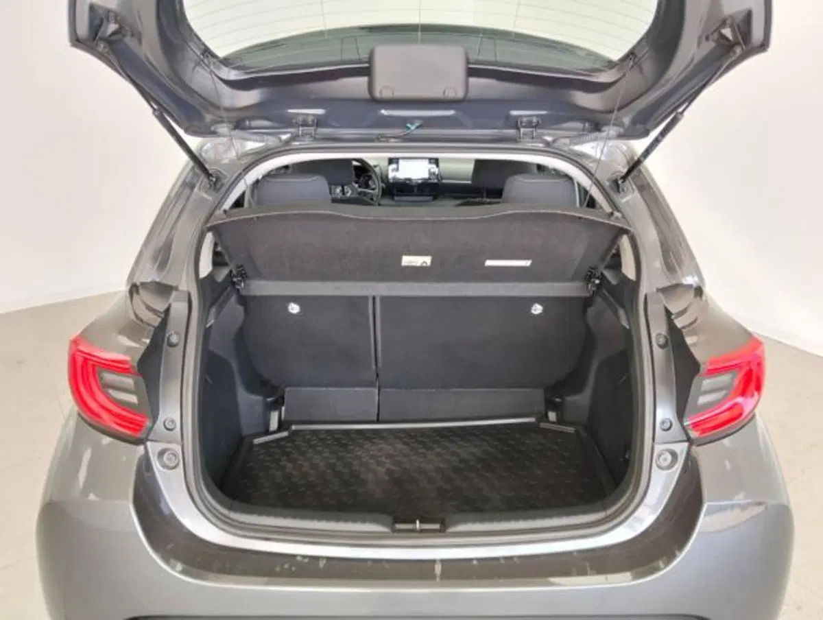 Toyota Yaris Cross usata a Como (12)