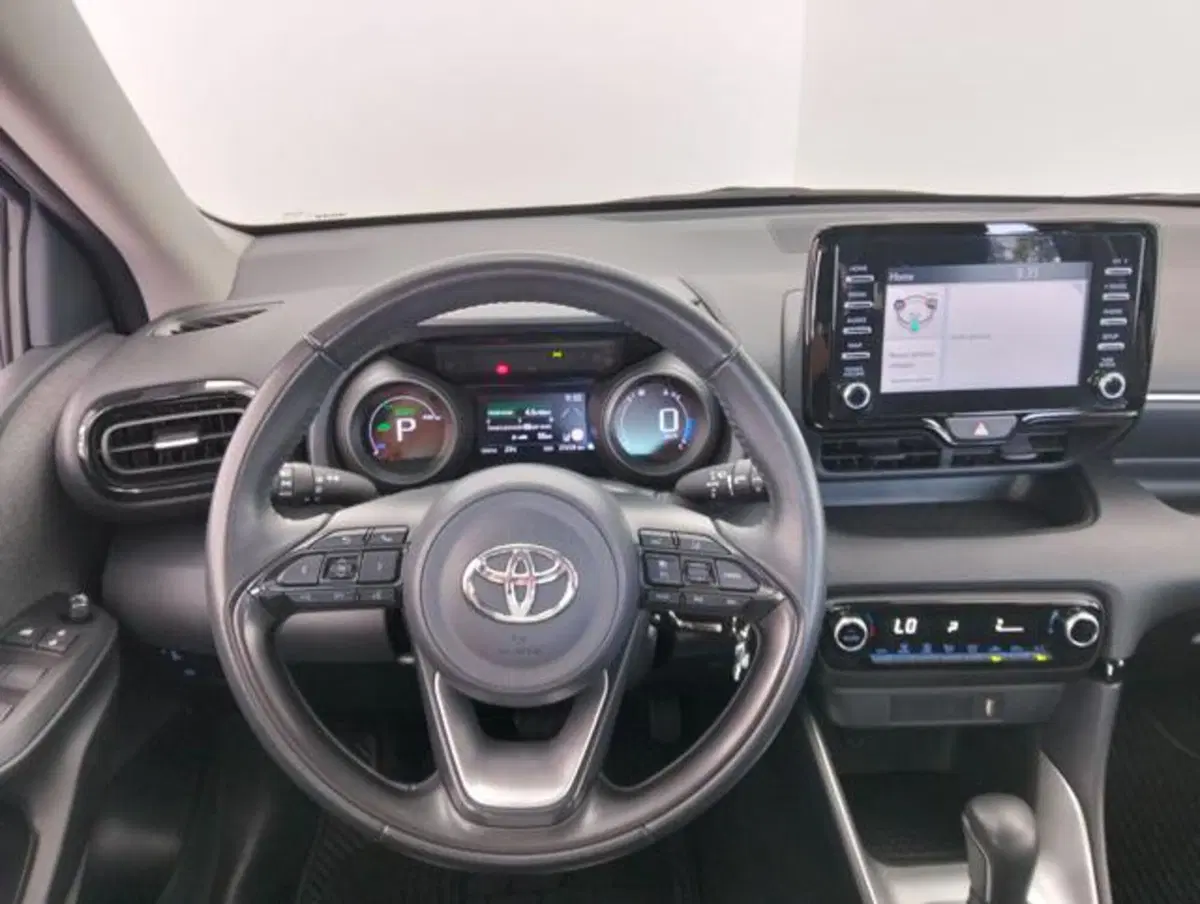 Toyota Yaris Cross usata a Como (8)