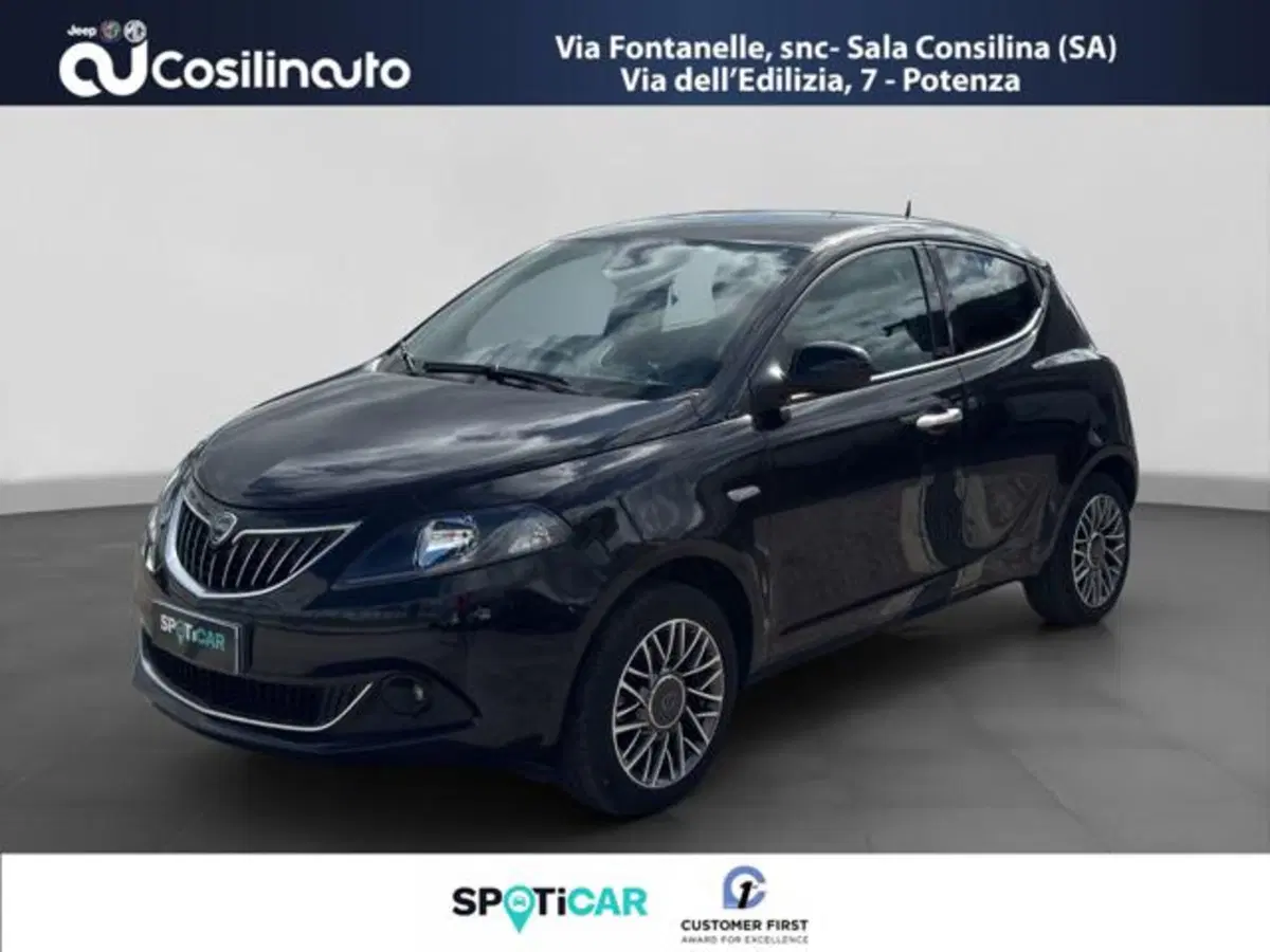 Lancia Ypsilon usata a Salerno
