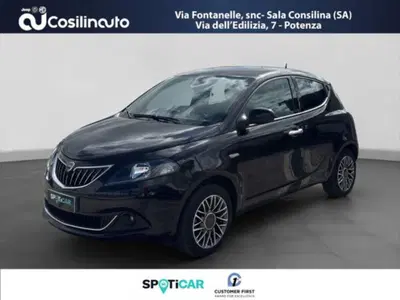 Lancia Ypsilon 1.0 FireFly 5 porte S&amp;S Hybrid Gold Plus del 2023 usata a Sala Consilina