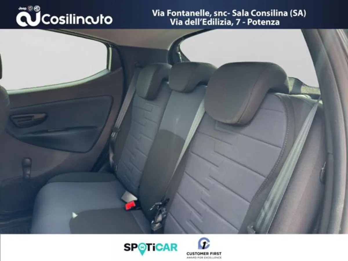 Lancia Ypsilon usata a Salerno (10)