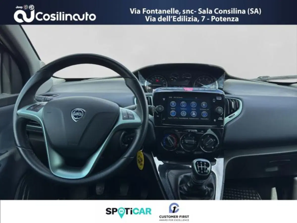 Lancia Ypsilon usata a Salerno (11)
