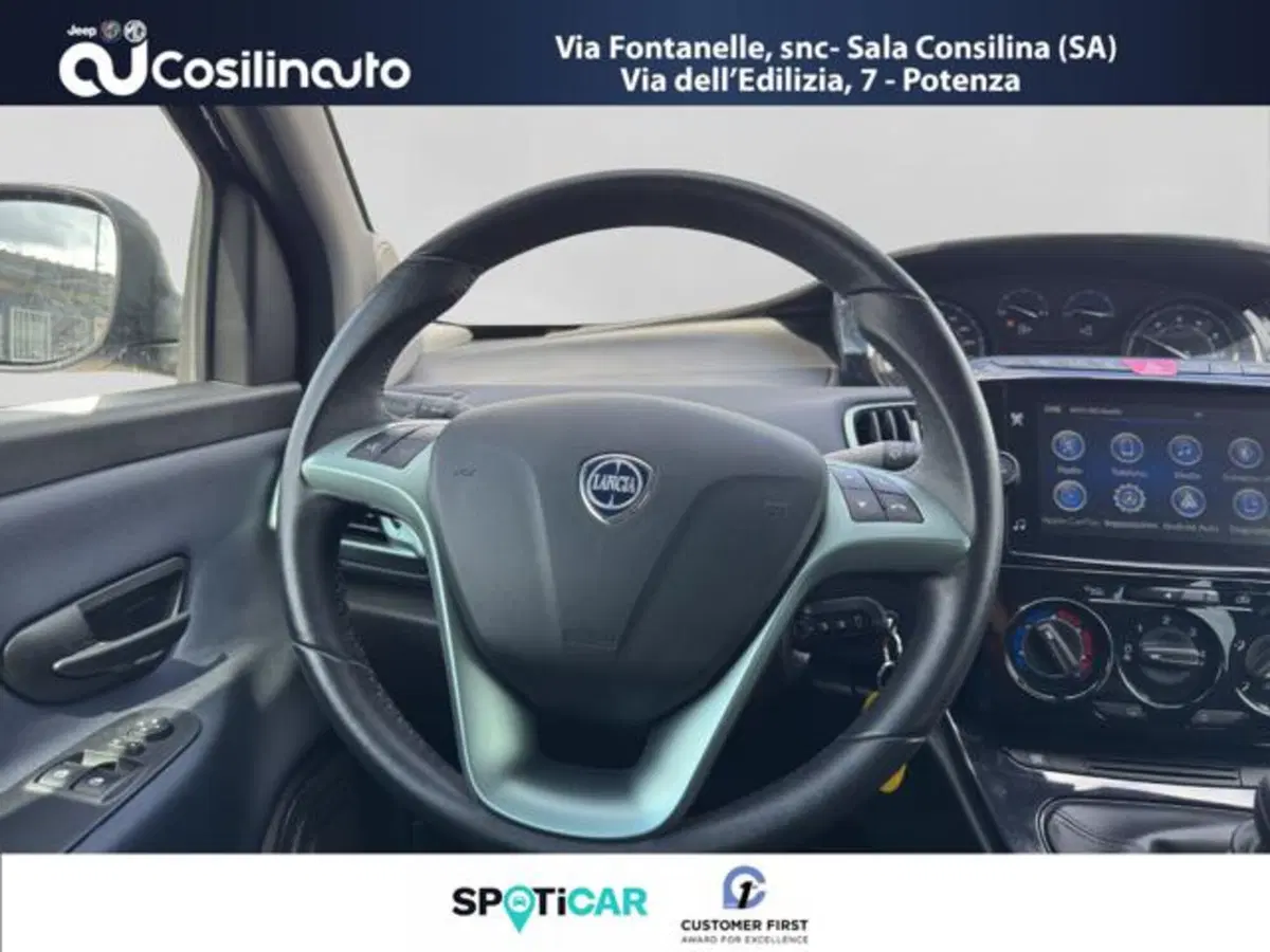 Lancia Ypsilon usata a Salerno (12)