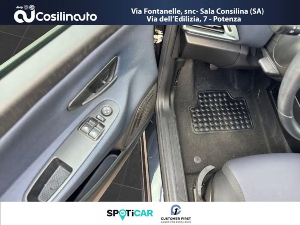 Lancia Ypsilon usata a Salerno (16)