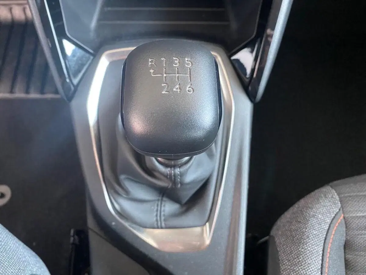 Peugeot 208 usata a Torino (12)